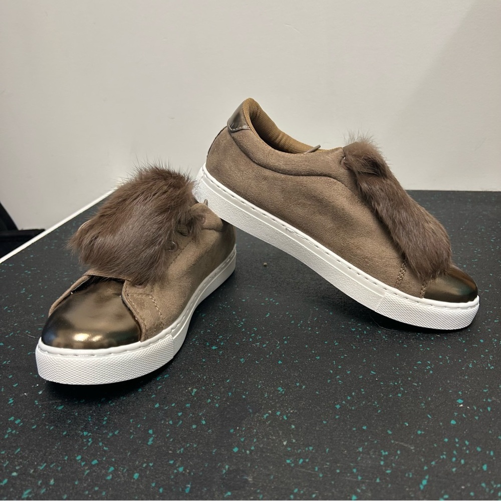Quoid Women's Brown Fur-Trimmed Sneakers, Size 7